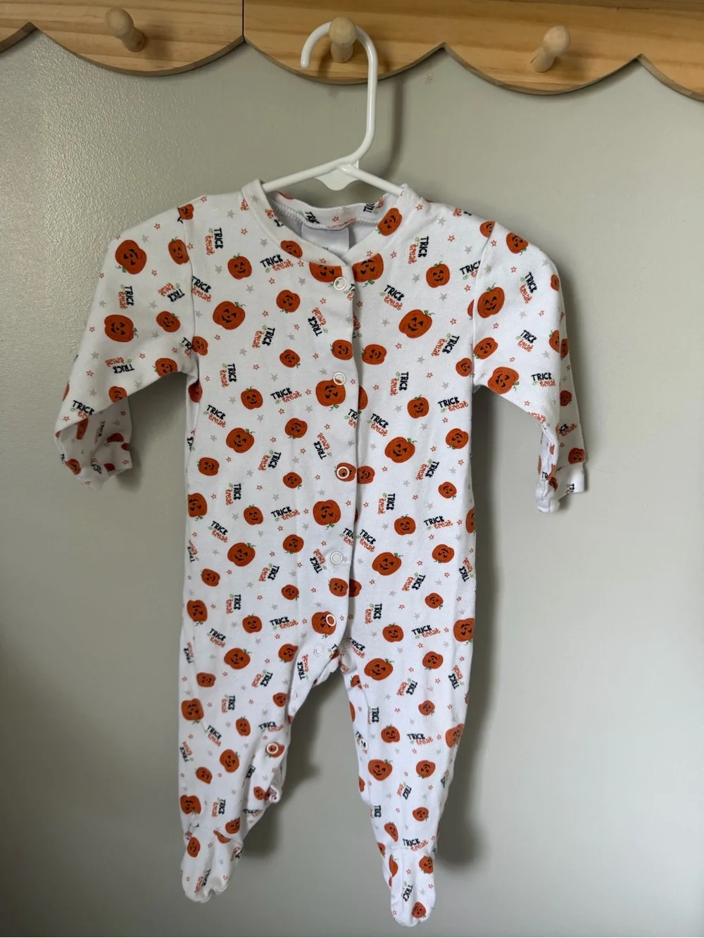 9M White Pumpkin Halloween Footed Snap Cotton Sleeper One-Piece